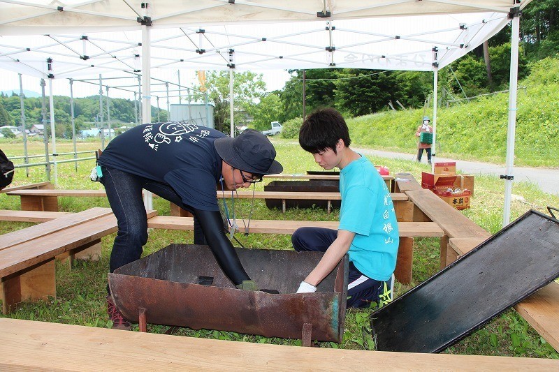 牧野ひまわり会様でのひまわり苗植えの様子