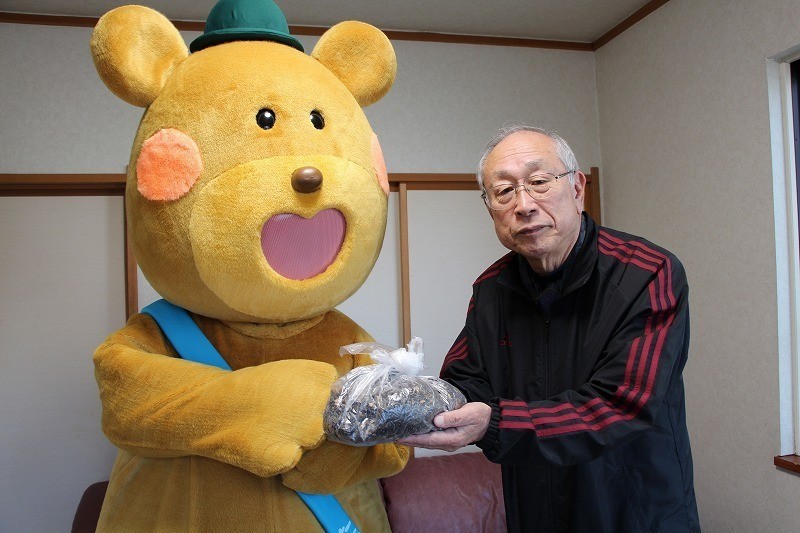 「みんなのひまわり宮下町」様(福島県福島市)より種を寄贈して頂きました