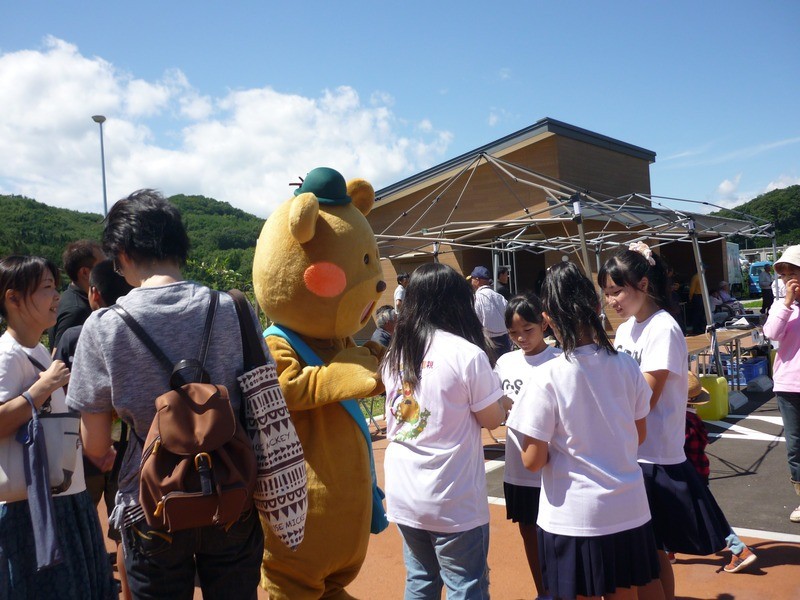 ９月３日「つながっぺ山木屋フェスティバル」でひまわりの種配布