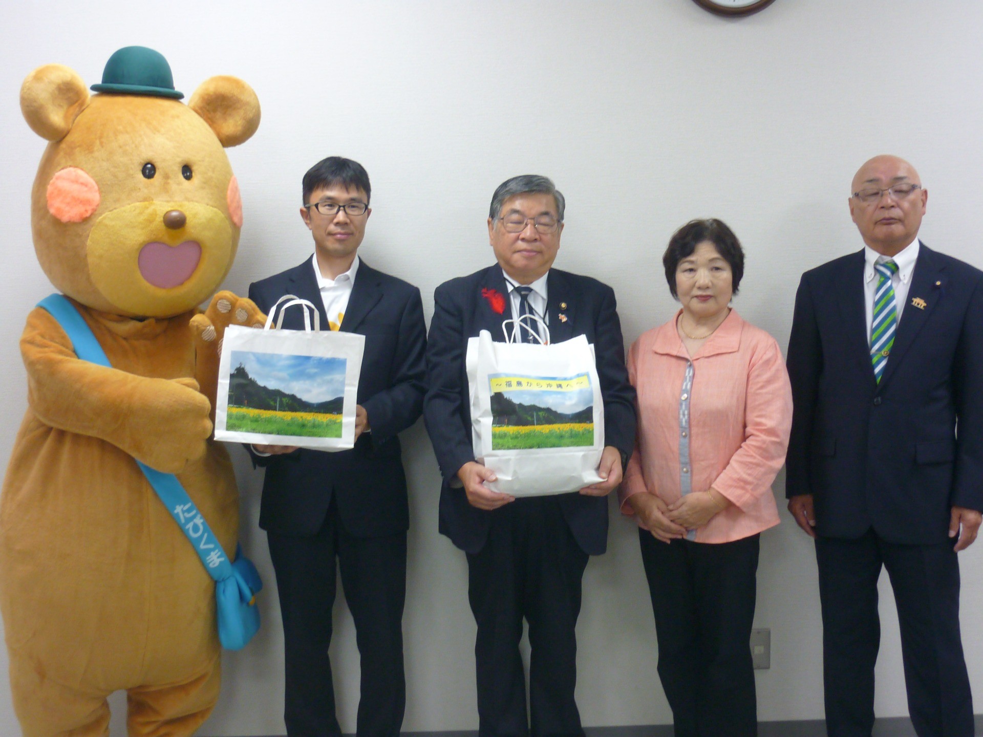 【里親さんの取り組み】大熊町ひまわりプロジェクト様　チームふくしまへひまわりの種寄贈